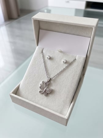 Kadın Kolye Küpe Set Mariposa 925 Ayar Gümüş Zincir Kolye Şık Parlak Tek Taş Küpe Kadın Set
