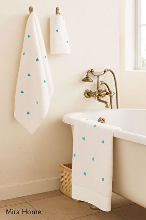3 Parça Kalp Nakışlı Banyo Havlusu Takımı %100 Pamuklu Lovely Set