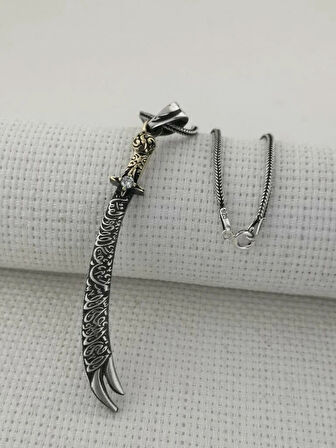 La Fetta İlla Ali La Seyfe İlla Zülfikar Yazılı Beyaz Taşlı 925 Ayar Gümüş Erkek Kolye