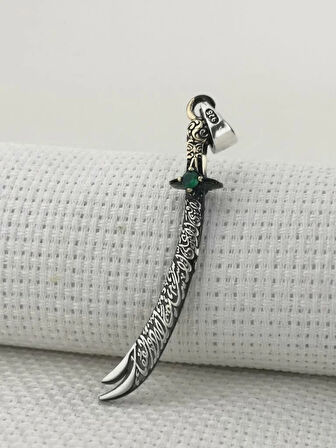 Yeşil Taşlı La Fetta İlla Ali La Seyfe İlla Zülfikar Yazılı  925 Ayar Gümüş Erkek Kolye Ucu