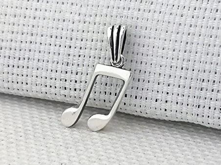 Nota Tasarımlı 925 Ayar  Gümüş Erkek Kolye Ucu