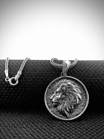 Aslan Motifli  925 Ayar Gümüş Erkek Kolye