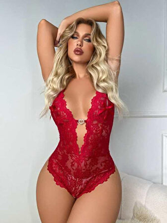 ÖZEL TASARIM  METAL KALP AKSESUARLI FANTEZI DANTELLI KIRMIZI BODY