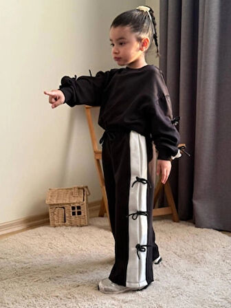 Kurdela Detaylı Fiyonklu Kız 2’li Eşofman Takım