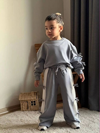 Kurdela Detaylı Fiyonklu Kız 2’li Eşofman Takım Gri