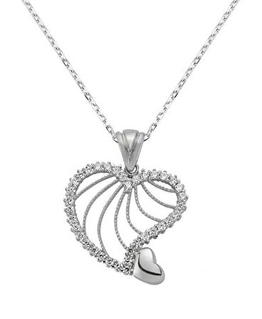 Gümüş Kalpli Kadın Kolye