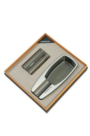 Parmida 3 Torch Gunmetal Çakmak Gunmetal Tekli Küllük İkili Puro Seti TR9849