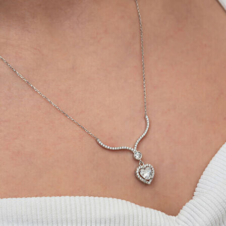 Kalp Zirkon Taşlı 925 Ayar Gümüş Kadın Kolye