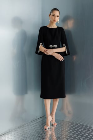 Moda İlgi Kadın Kolları Yırtmaçlı İncili Aksesuarlı Beli Kemerli Elbise 0031 Siyah