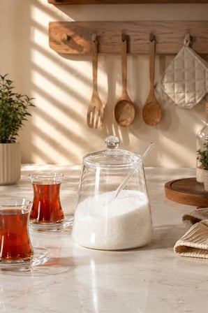 Porsima LM-0019 Kaşıklı Kapaklı Cam Şekerlik Sunumluk Bal Ve Reçel Kavanozu Saklama Kabı 500ml