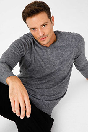 Desen Triko Erkek Basic V Yaka İnce Triko Kazak 02421602 Füme