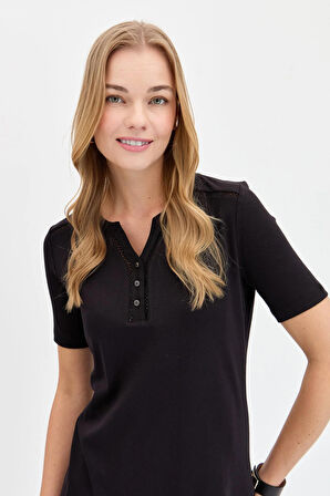 Desen Triko Kadın Omzu ve Yaka Kenarı İşlemeli Pamuklu T-Shirt KMY24004 Siyah