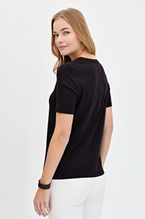 Desen Triko Kadın Omzu ve Yaka Kenarı İşlemeli Pamuklu T-Shirt KMY24004 Siyah