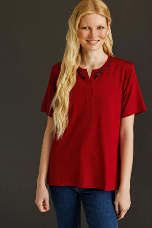 Desen Triko Kadın Açma Yaka Dantel Çiçek İşlemeli Penye T-Shirt 24751 Bordo