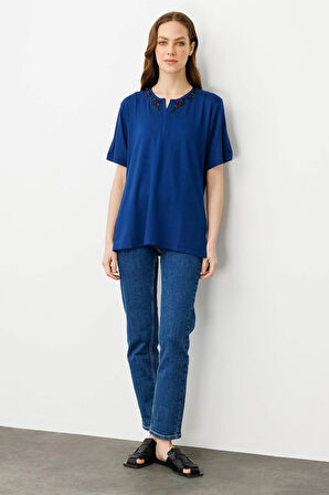 Desen Triko Kadın Açma Yaka Dantel Çiçek İşlemeli Penye T-Shirt 24751 Indigo