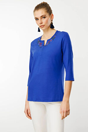 Desen Triko Kadın Açma Yaka Nakış İşlemeli Penye Bluz 25701 Saks