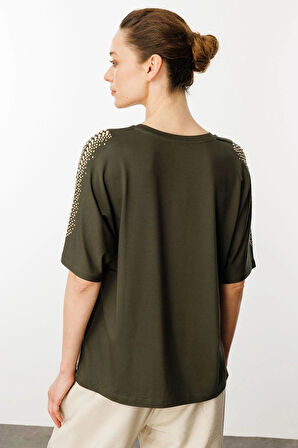 Desen Triko Kadın V Yaka Omuzları Taşlı Penye T-Shirt 25754 Haki