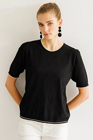 Desen Triko Kadın Sıfır Yaka Baklava Desenli T-Shirt 25356 Siyah