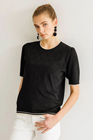 Desen Triko Kadın Sıfır Yaka Baklava Desenli T-Shirt 25356 Siyah