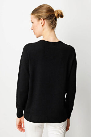 Desen Triko Kadın Sıfır Yaka Önü Baklavalı Nakış İşlemeli Kazak 25208 Siyah