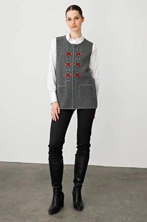 Desen Triko Kadın Sıfır Yaka Önü Nakış İşlemeli Yün Yelek 25001 Füme