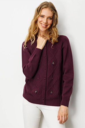 25211 DESEN TRİKO ÖNÜ BAKLAVALI İŞLEMELİ SIFIR YAKA DÜĞMELİ CEKET