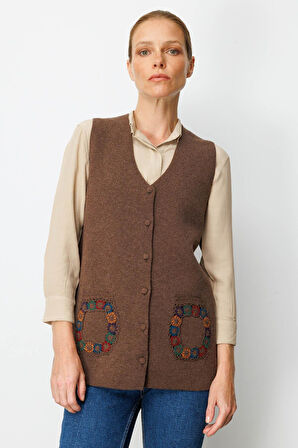 Desen Triko Kadın V Yaka Cebi Tığlamalı Yün Yelek 25020 D.Kahve