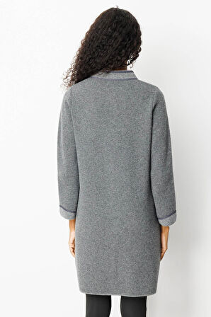 Desen Triko Kadın Dik Yaka Kolu ve Cebi Nakış İşlemeli Uzun Yün Kaban 25034 Füme