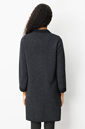 Desen Triko Kadın Dik Yaka Kolu ve Cebi Nakış İşlemeli Uzun Yün Kaban 25034 Siyah