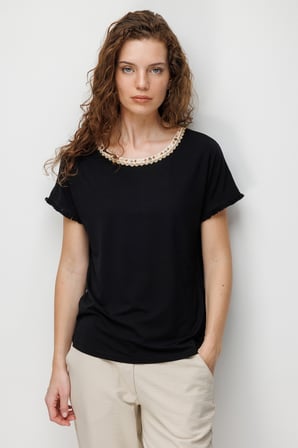 Desen Triko Kadın Sıfır Yaka Yakası Hasır Aksesuarlı Penye T-Shirt 26819 Siyah