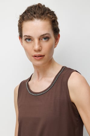 Desen Triko Kadın Sıfır Yaka Yaka Kenarı Zincirli Askılı Penye T-Shirt 26708 Kahverengi