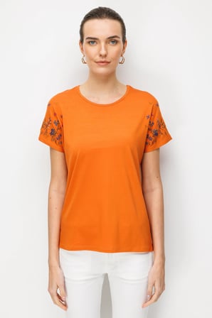 Desen Triko Sıfır Yaka Nakış İşlemeli Düşük Kollu Kadın Penye T-shirt 26702