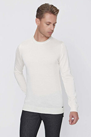 TR 840 Slim Fit Beyaz Klasik Triko