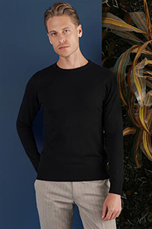 TR 858 Slim Fit Siyah Klasik Triko