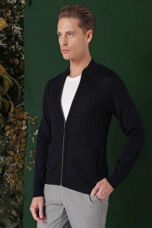 TR 860 Slim Fit Lacivert Klasik Triko
