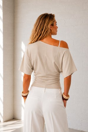 Ghassy Co. Kadın Düşük Omuz Pamuklu Likralı Yarasa Kol Bluz Günlük Modern Tasarım Spor T-Shirt 
