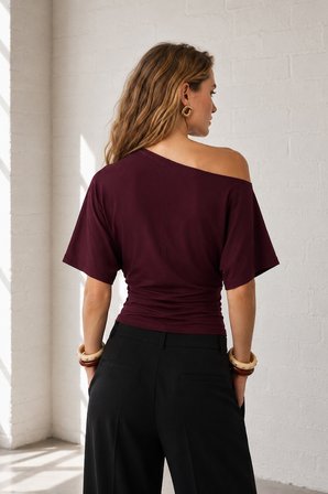 Ghassy Co. Kadın Düşük Omuz Pamuklu Likralı Yarasa Kol Bluz Günlük Modern Tasarım Spor T-Shirt 