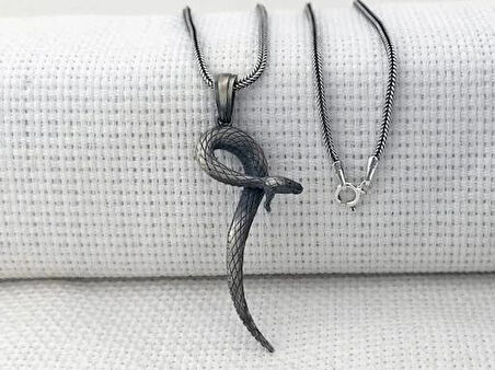 Üç Boyutlu Kara Bamba Yılan 925 Ayar Gümüş Erkek Kolye