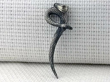 Üç Boyutlu Kara Bamba Yılan 925 Ayar Gümüş Erkek Kolye