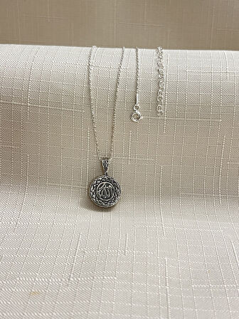 ALLAH YAZILI YUVARLAK CEVŞEN 925 AYAR GÜMÜŞ KADIN KOLYE