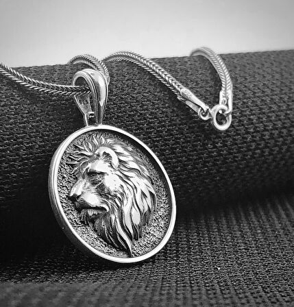 Aslan Motifli  925 Ayar Gümüş Erkek Kolye
