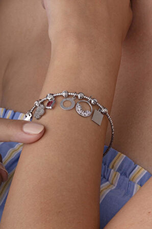 Yonca Su Damlası Motifli Beyaz Altın Kaplama Kadın Çelik Charm Bileklik