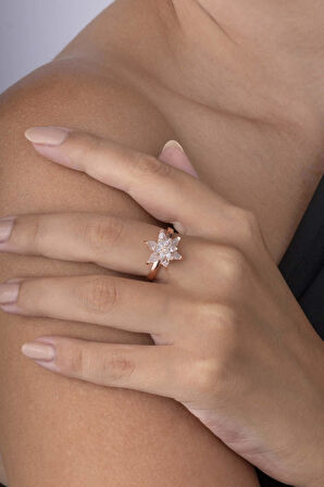 Gümüş Pazarım Beyaz Taşlı Lotus Çiçeği 925 Ayar Gümüş Ayarlamalı Yüzük