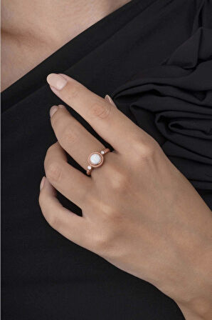 Gümüş Pazarım Beyaz Opal Taşlı Ayarlamalı 925 Ayar Gümüş Kadın Yüzük