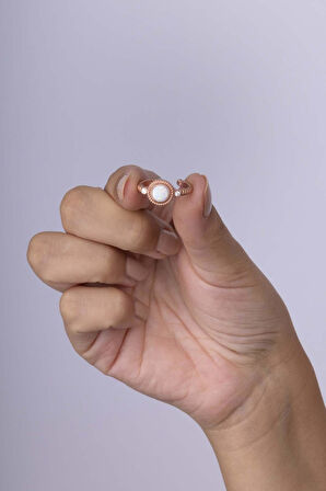 Gümüş Pazarım Beyaz Opal Taşlı Ayarlamalı 925 Ayar Gümüş Kadın Yüzük