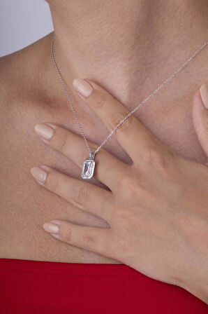 Gümüş Pazarım Baget Taşlı Emerald Kesim Beyaz Altın Kaplama Gümüş Kadın Kolye