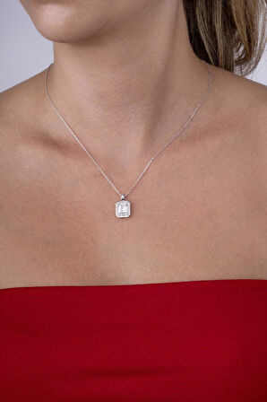 Gümüş Pazarım Baget Taşlı Emerald Kesim Beyaz Altın Kaplama Gümüş Kadın Kolye