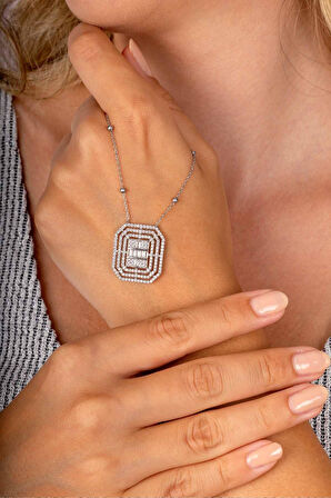 Gümüş Pazarım Baget Taşlı Emeral Kesim Pırlanta Montür Gümüş Kadın Kolye