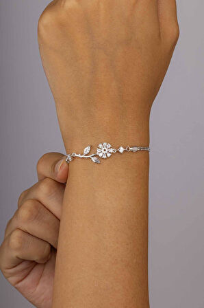 Gümüş Pazarım Beyaz Taşlı Papatya Figürlü Gümüş Kadın Bileklik