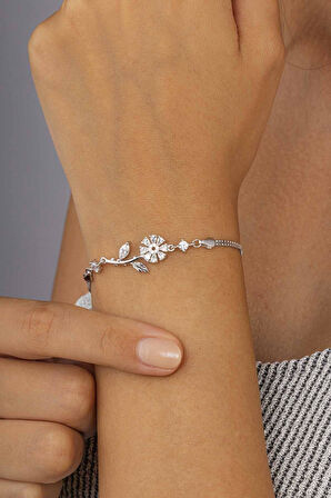 Gümüş Pazarım Beyaz Taşlı Papatya Figürlü Gümüş Kadın Bileklik